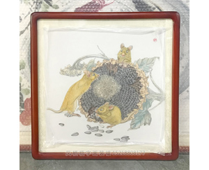 国画小松鼠装裱画框